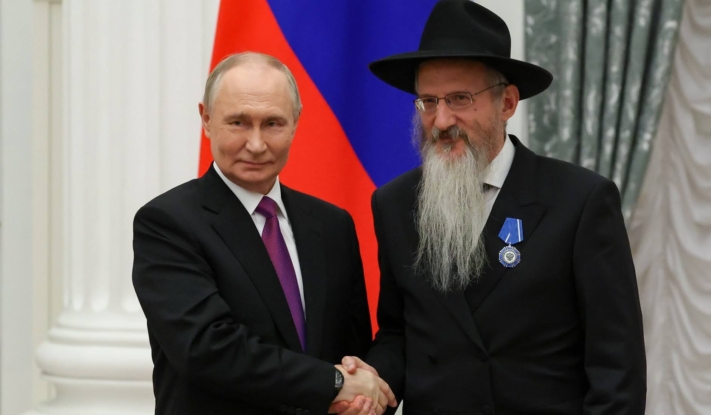 נשיא רוסיה העניק אות 'מסדר הכבוד' לרבה הראשי של המדינה