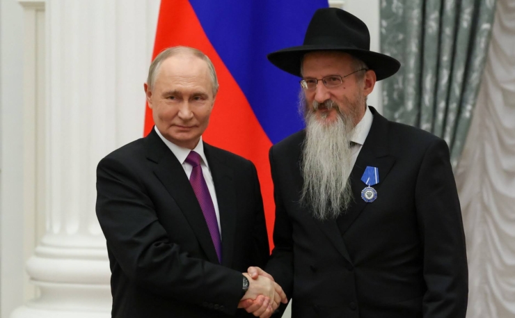 נשיא רוסיה העניק אות 'מסדר הכבוד' לרבה הראשי של המדינה
