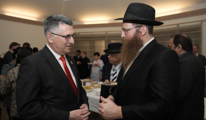 הודו: שליח הרבי בדרום דלהי נפגש עם שר החוץ גדעון סער