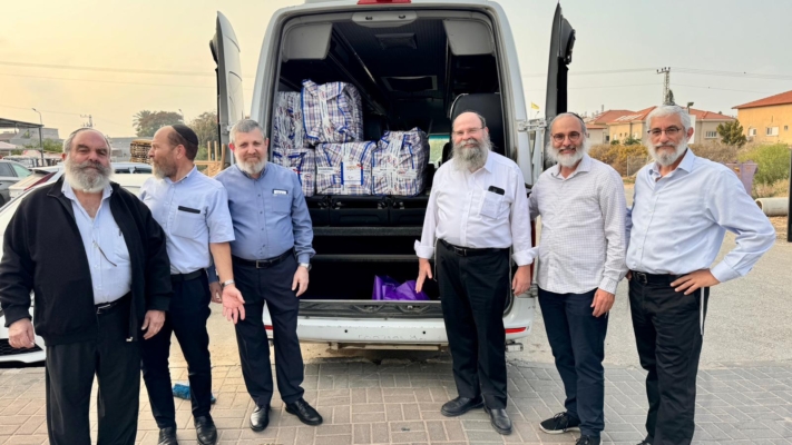 לקראת כ' מר חשון: קבוצת אברכים יוצאת מבירת חב''ד לרוסטוב