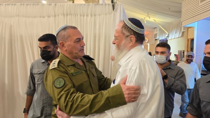 הרב יגאל קירשנזפט חושף את הקשר האישי שלו עם הרמטכ''ל