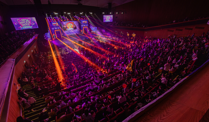 וידאו הלילה: אלפי חייילות ביום צבאות השם עוצמתי