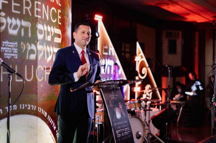 "אהבת אותנו, ורצית בנו" • זמן חינוך