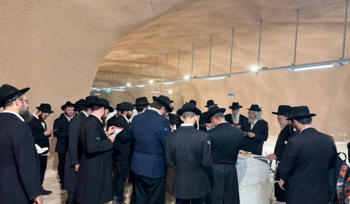 במלאות שנה: המשפחה עלתה לקברו של הרב משי זהב ע"ה