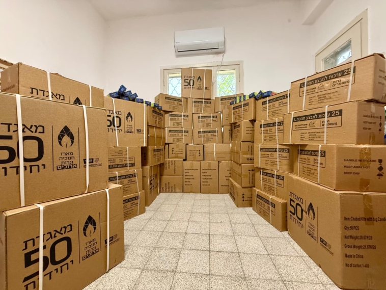 לראשונה: בדיקת סכיני שחיטה בבית הוראה בנחלת הר חב"ד