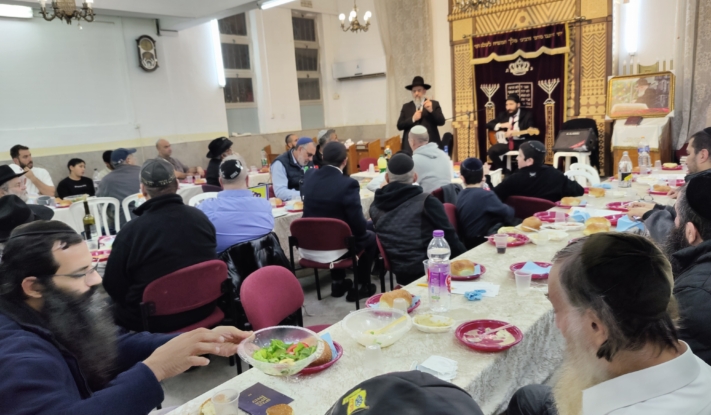 עמידר, בת ים: כ-120 השתתפו בהתוועדות חג הגאולה