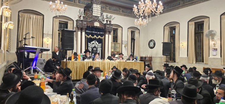 חב"ד גילה: מה מסתתר מאחורי המסך?