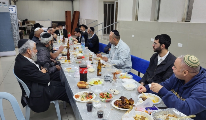 84 התוועדויות ברחבי קרית מלאכי והסביבה לרגל חג הגאולה