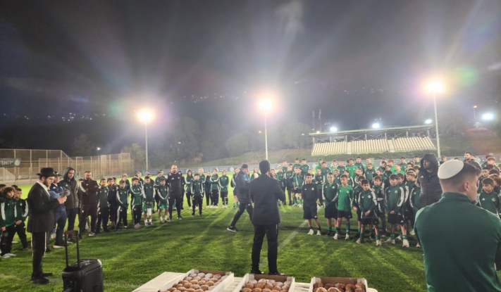 ישיבת קרית אתא הביאה את אור החנוכה למכבי חיפה