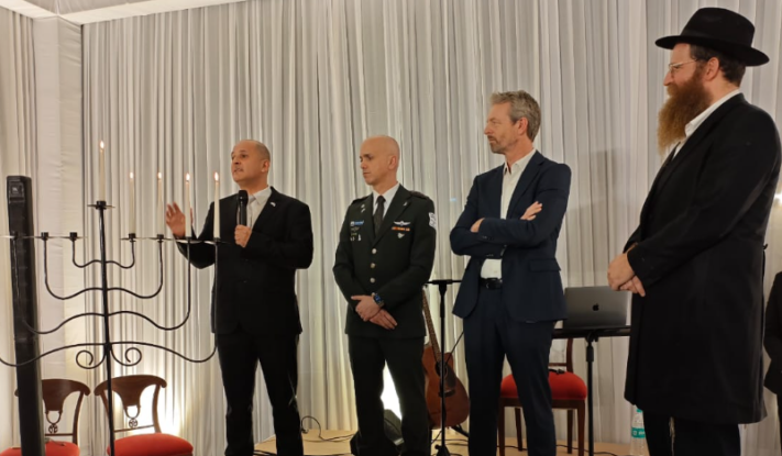 בית שגריר ישראל בהודו: הדלקת נר רביעי עם שגריר אוסטרליה