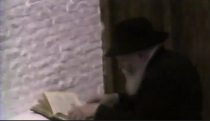 כינוס ילדים לכבוד חנוכה עם הרבי • רבי יומי