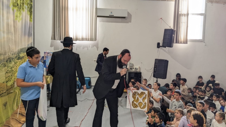 השר אליהו ביקר באופקים ונפגש עם ראש העיר והשלוחים