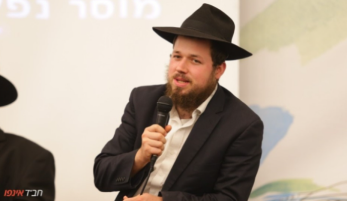 חבדניקים זורקים אבנים על כנסייה, יכול להיות?