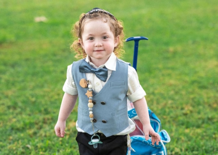 הילד החב"די שמתחנן אליך: "תעזור לי לאכול מהפה!"