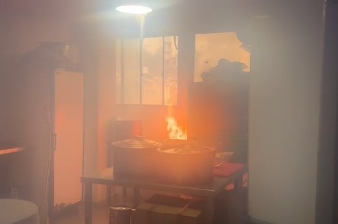 חברון: ידידים ובני משפחה ב'שלושים' לצייר ר' ברוך נחשון ע"ה