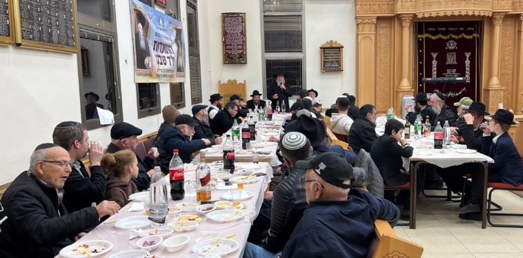 הרגע בו נוסד הפארק בכפר חב"ד