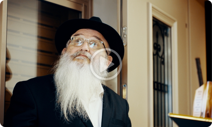 מה קורה כשהרביים דופקים בדלת?...