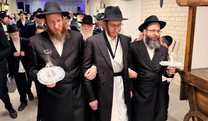 כפר חב''ד: שמחת חתונת משפחות קניג - רוזנפלד