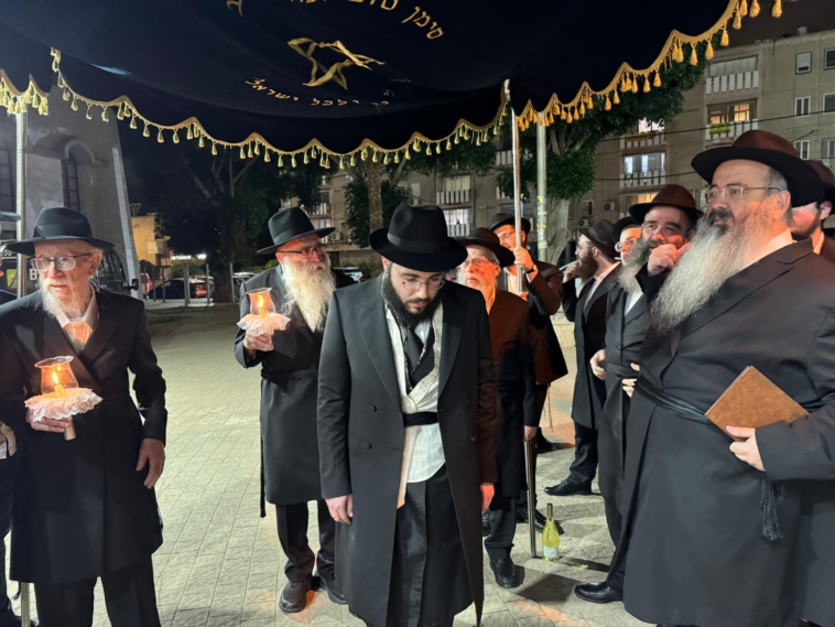 מנחל'ה ל-770 לחגיגת בר-מצוה