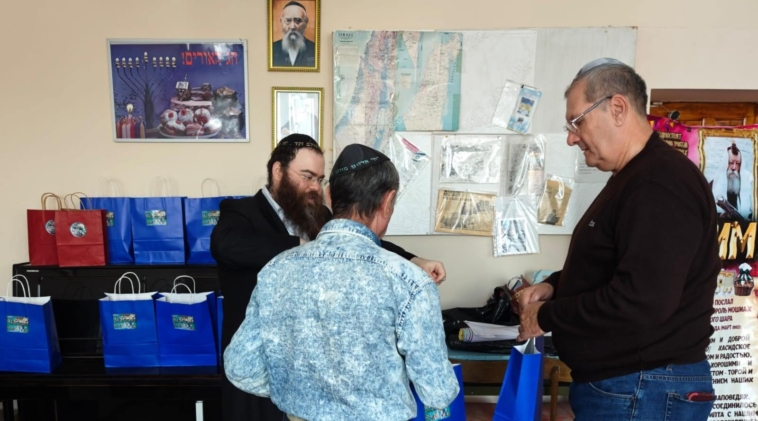 קריאת מגילת בתחנת המשטרה בקרית מלאכי