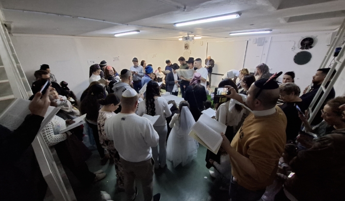 עין גנים: כ-1,500 תושבים השתתפו בקריאות המגילה