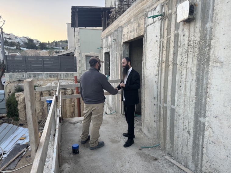 הציבור נקרא לומר פרקי תהילים