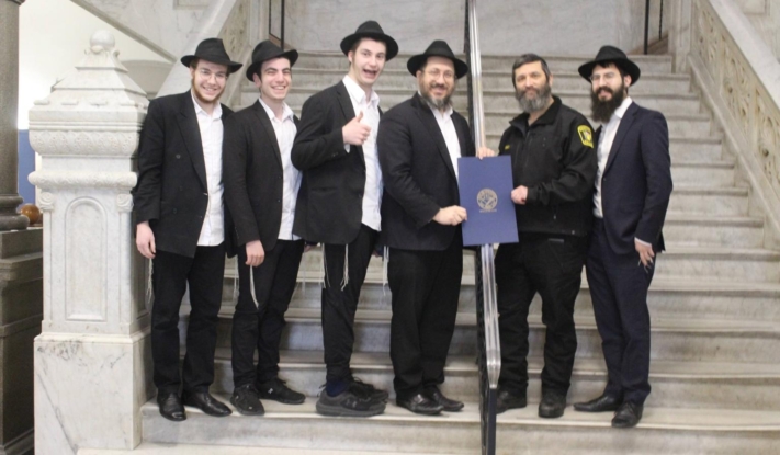 מושל אוהיו וראש עיריית סינסינטי הכריזו על י"א ניסן כיום החינוך