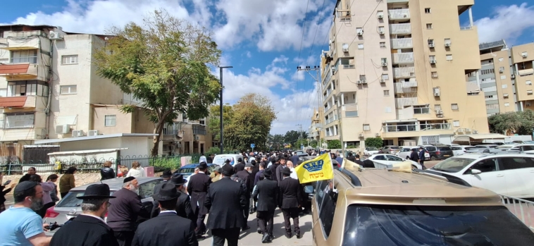 מדוע לא כתב הרב קליין יומן מהנהגות הרבי?