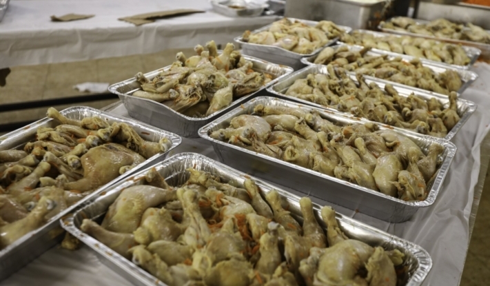 כל דכפין: בקראון הייטס יספקו ארוחות פסח חינם לכלל הציבור