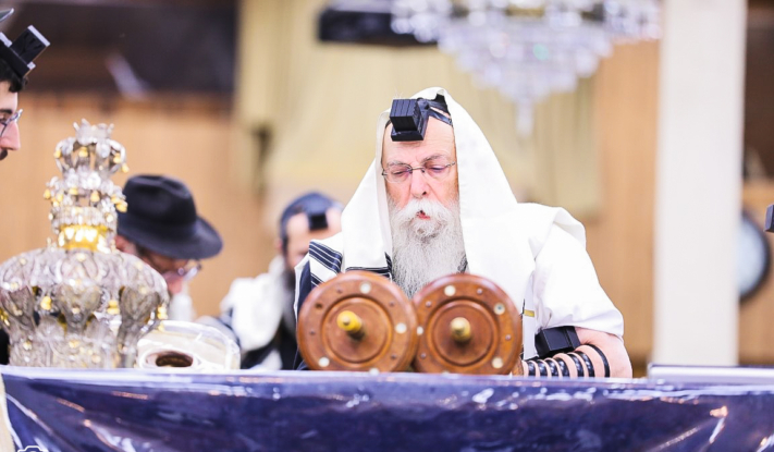 הקריאה, ההפטרה ושניים מקרא לפרשת צו • להאזנה