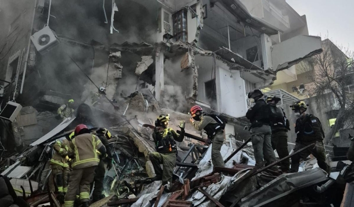 פגיעה ישירה בחיפה: חשש כבד לחיי ארבעה נעדרים