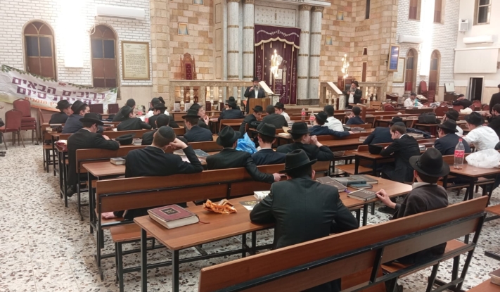 בירת חב''ד: מעמד סיום מרגש לישיבת 'בין הזמנים'