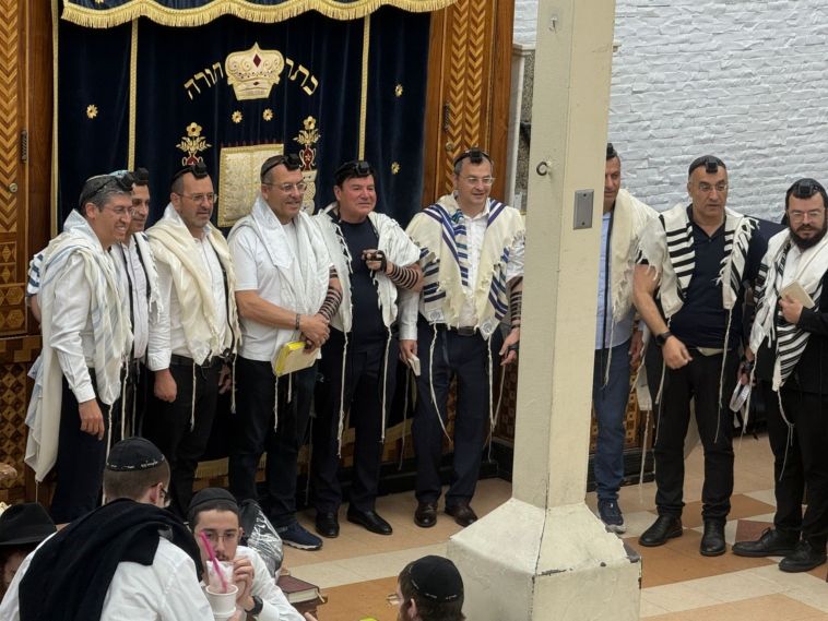 במבצע מיוחד: עשרות מתלמידי ה'קבוצה' סיימו מסכת תמיד