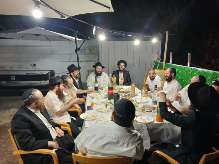 עתלית: חגיגת י"ט כסלו ברוב פאר והדר